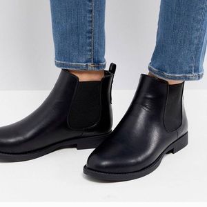 Park Lane Wide Fit Flat Chelsea Boots